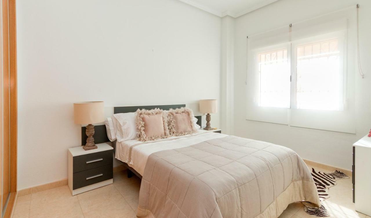 Apartmán Residential Jardin Del Pintor - La Casa Amarilla Jacarilla Exteriér fotografie