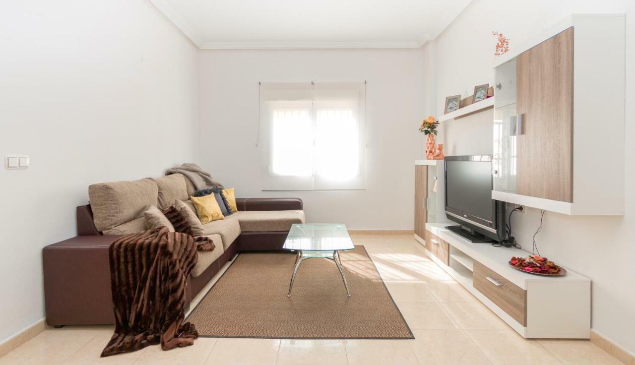 Apartmán Residential Jardin Del Pintor - La Casa Amarilla Jacarilla Exteriér fotografie